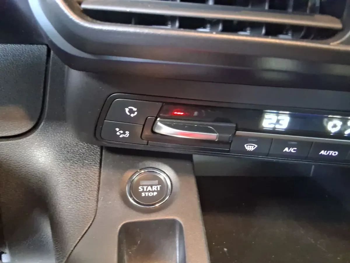 Peugeot Rifter 1.2 Allure Puretech 130hp 4x2 Eat8 5p año 2024