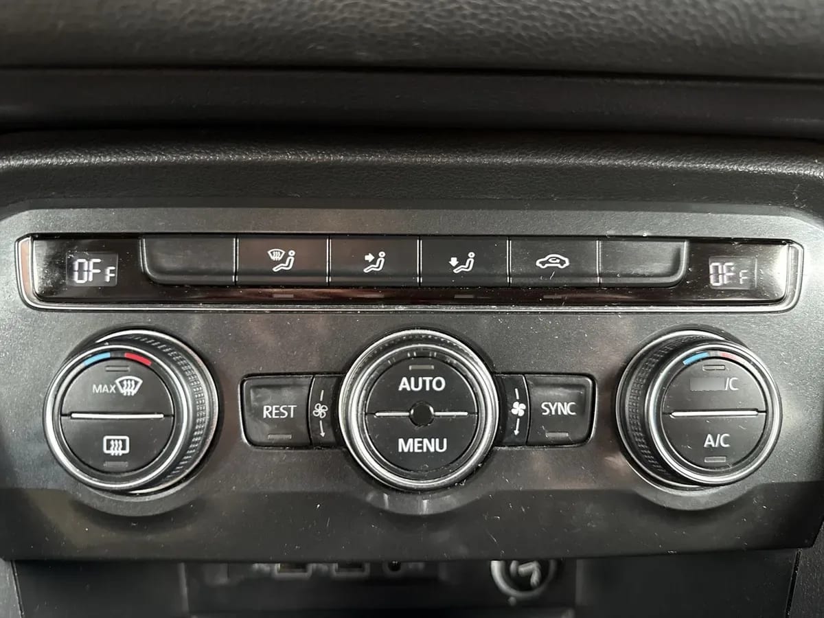 Volkswagen Tiguan 1.4 Tsi Comfortline 4x2 At 5p año 2018