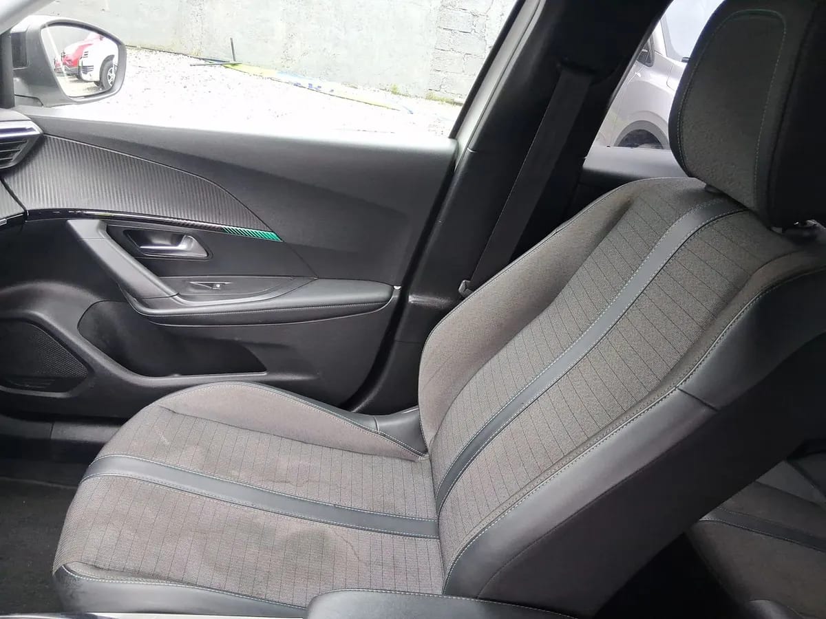 Peugeot 2008 1.2 Allure Puretech 130 4x2 At 5p año 2022
