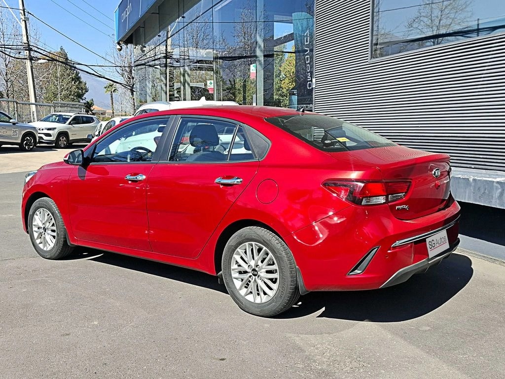 Kia Rio 4 1.4 At año 2021