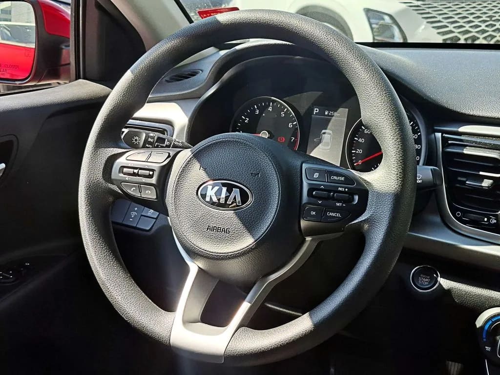 Kia Rio 4 1.4 At año 2021