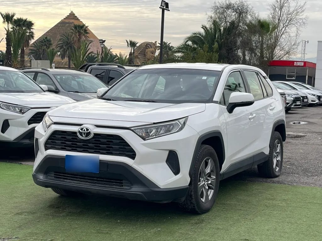 Toyota Rav4 2.0 Le 4x2 Cvt At 5p año 2025