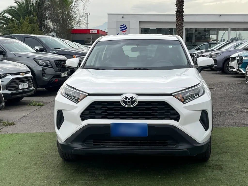 Toyota Rav4 2.0 Le 4x2 Cvt At 5p año 2025
