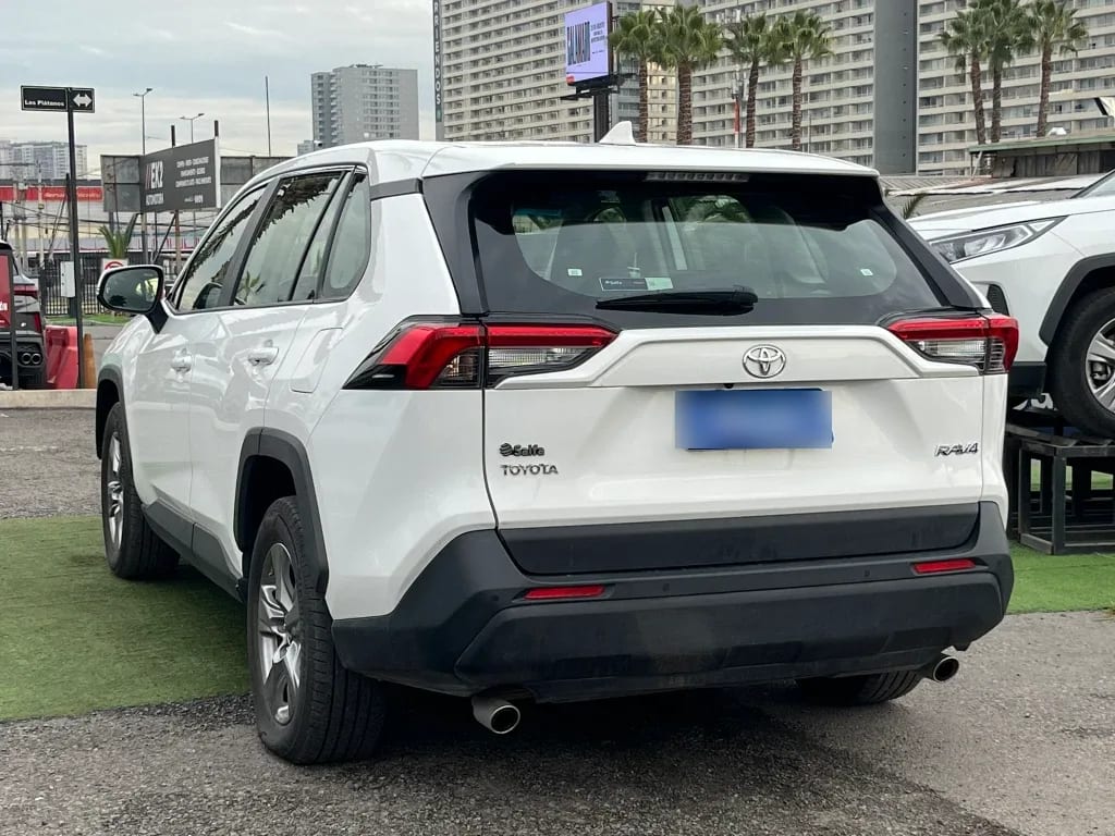 Toyota Rav4 2.0 Le 4x2 Cvt At 5p año 2025