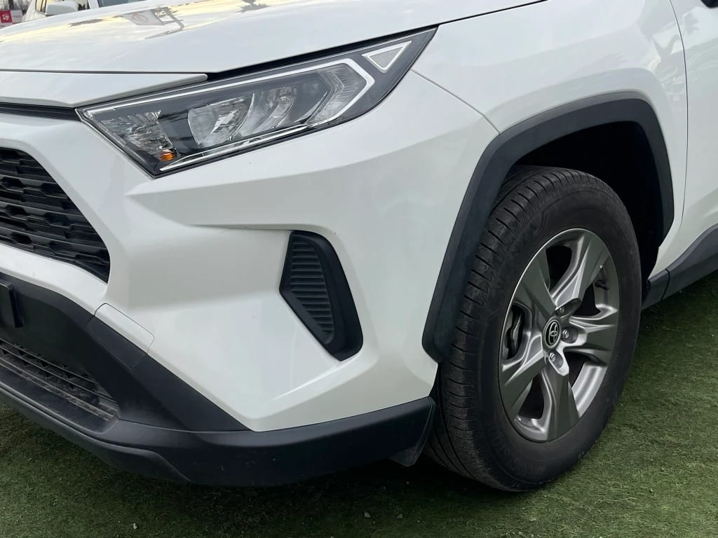 Toyota Rav4 2.0 Le 4x2 Cvt At 5p año 2025