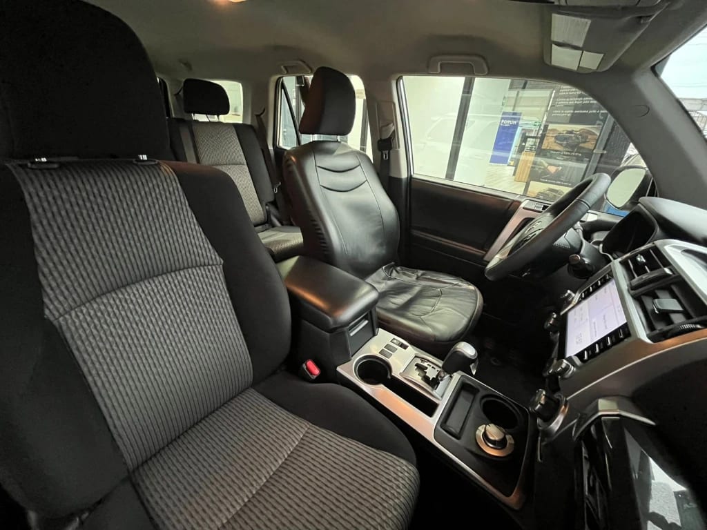 Toyota 4runner 4.0 Sr5 Connected At 4x4 año 2023
