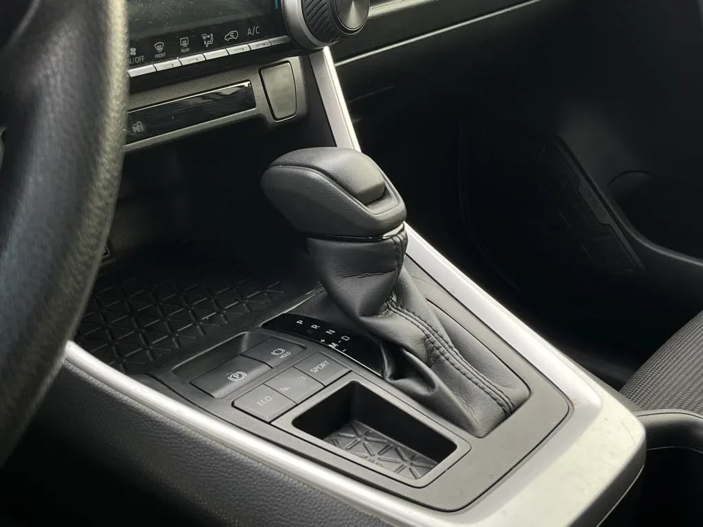 Toyota Rav4 2.0 Le 4x2 Cvt At 5p año 2025