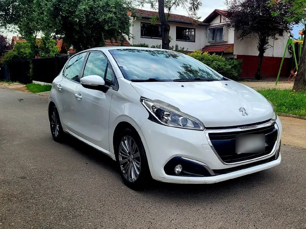 PEUGEOT 208 1.2 Signature Puretech Mt año 2019