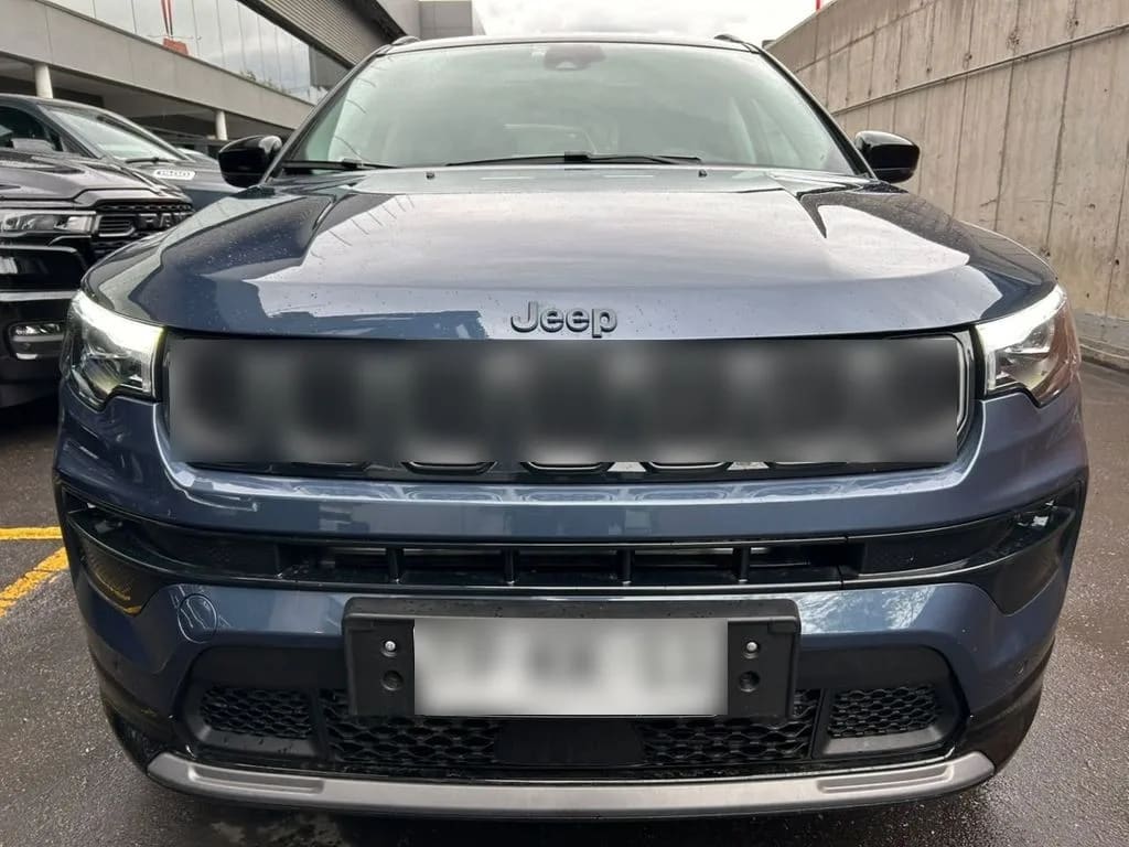 Jeep Compass 1.3 4xe Altitude Hybrid Awd At 5p año 2024