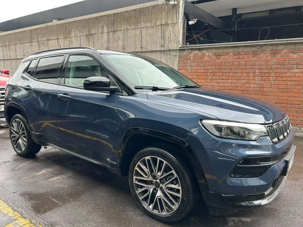 Jeep Compass 1.3 4xe Altitude Hybrid Awd At 5p año 2024