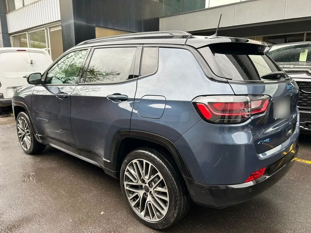 Jeep Compass 1.3 4xe Altitude Hybrid Awd At 5p año 2024