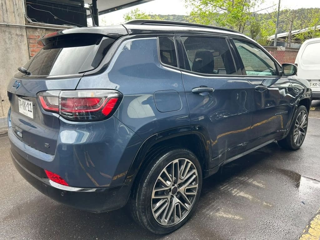 Jeep Compass 1.3 4xe Altitude Hybrid Awd At 5p año 2024