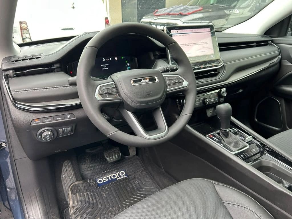 Jeep Compass 1.3 4xe Altitude Hybrid Awd At 5p año 2024