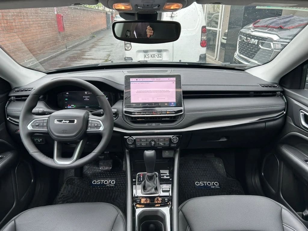 Jeep Compass 1.3 4xe Altitude Hybrid Awd At 5p año 2024