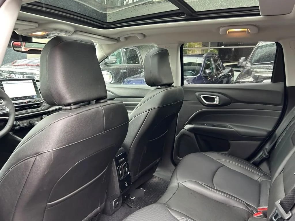 Jeep Compass 1.3 4xe Altitude Hybrid Awd At 5p año 2024