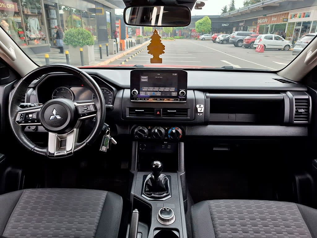 Mitsubishi L200 Katana Xrt 4x4 2.4 año 2024
