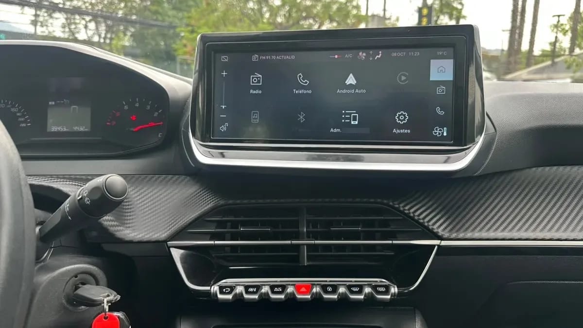 Peugeot 208 Style Puretech 75 1.2 año 2023