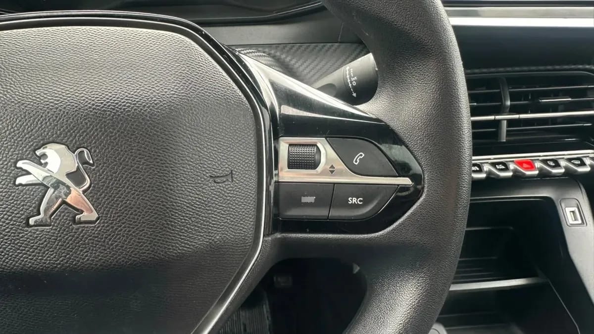 Peugeot 208 Style Puretech 75 1.2 año 2023