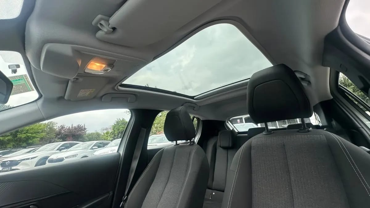 Peugeot 208 Style Puretech 75 1.2 año 2023