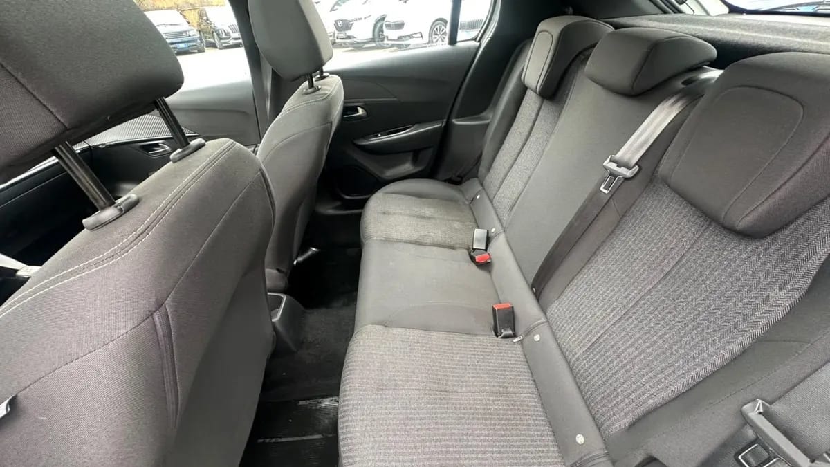 Peugeot 208 Style Puretech 75 1.2 año 2023