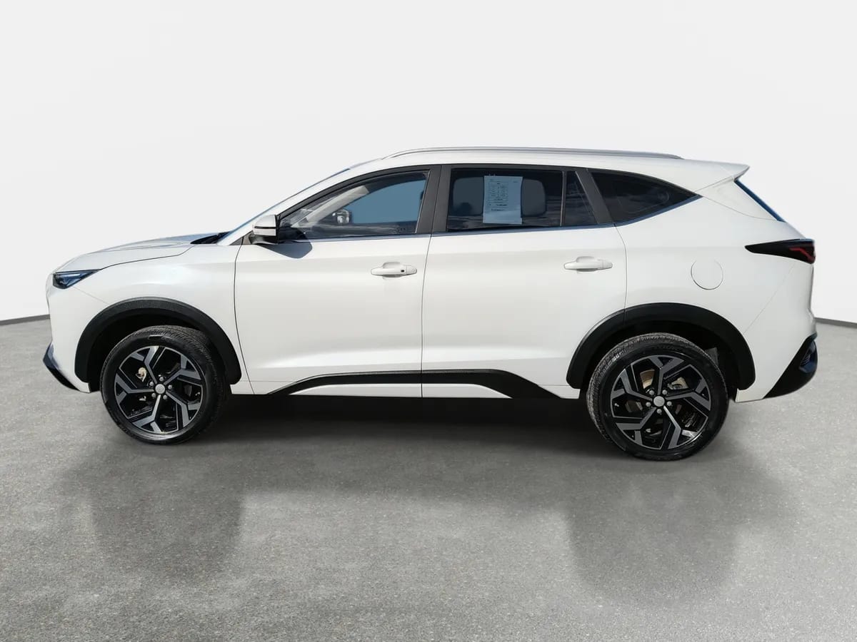 JAC Js8 1.5 Comfort Ce 4x2 6mt 5p año 2023