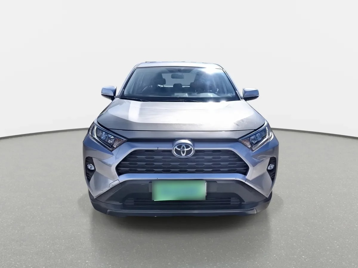 Toyota Rav 4 2.0 Le 4x2 Mt 5p año 2024