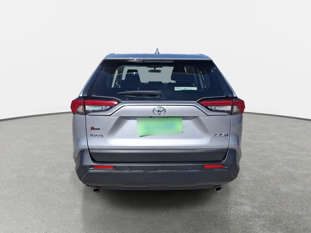Toyota Rav 4 2.0 Le 4x2 Mt 5p año 2024