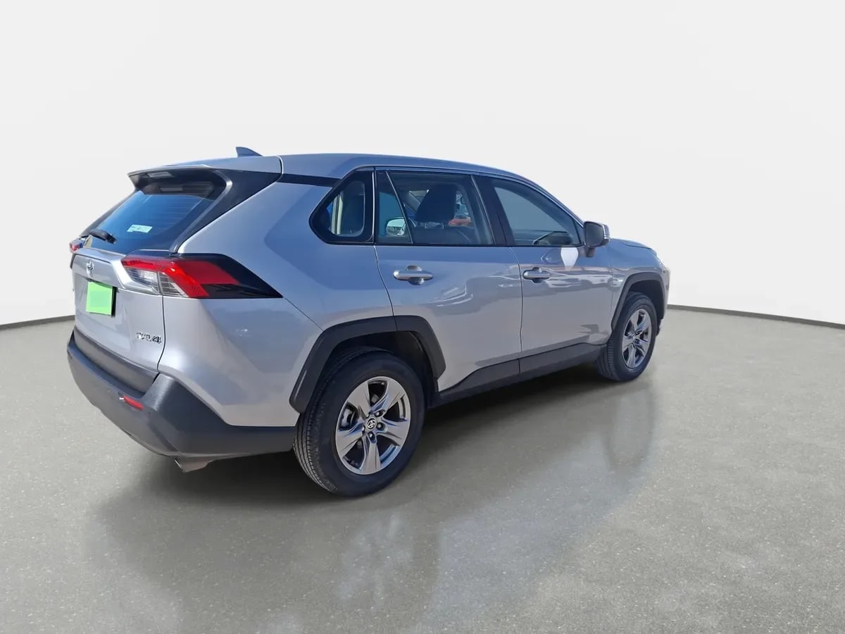 Toyota Rav 4 2.0 Le 4x2 Mt 5p año 2024