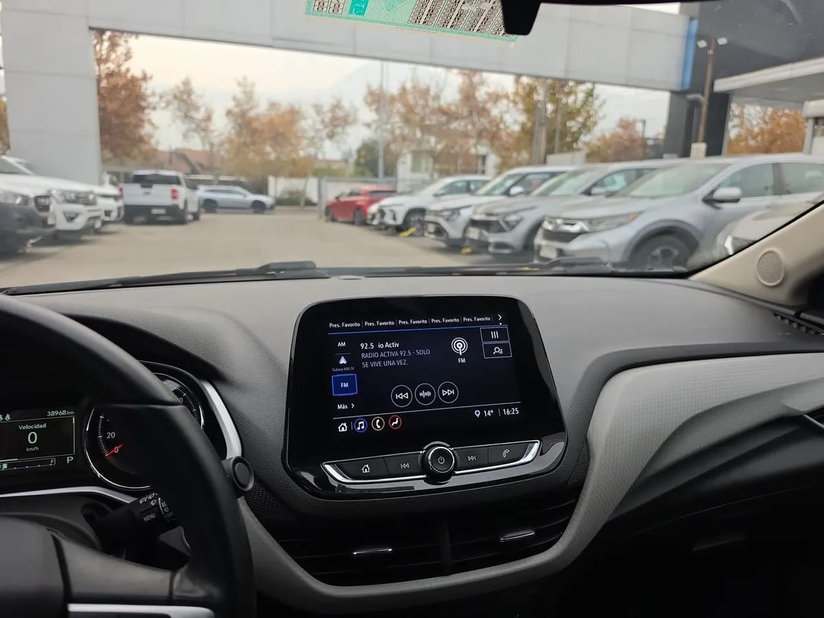 Chevrolet Onix 1.0t Premier S 4x2 Hb At 5p año 2025