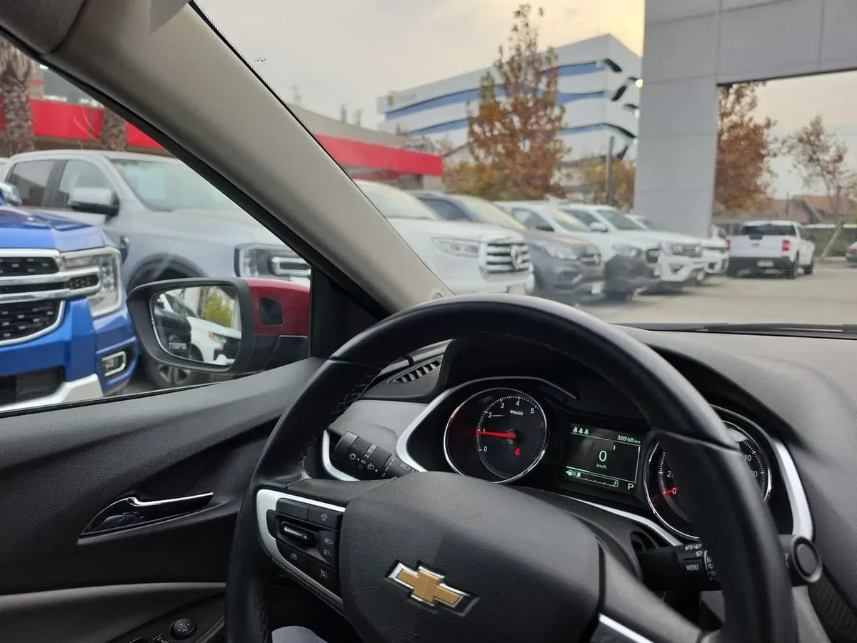 Chevrolet Onix 1.0t Premier S 4x2 Hb At 5p año 2025