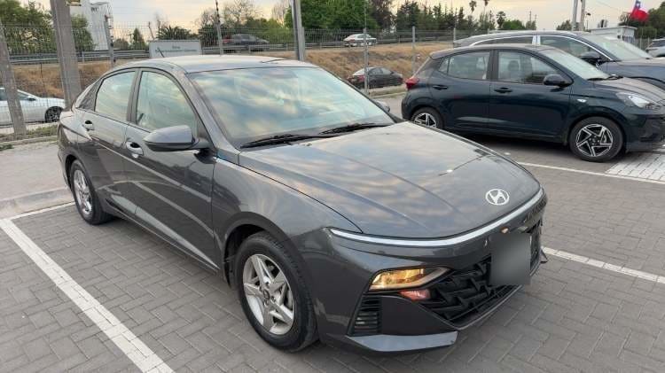 Hyundai Accent 1.5 Plus 4x2 Mt 4p año 2024