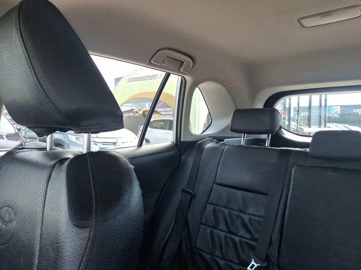 Toyota Rav 4 2.0 Le 4x2 Mt 5p año 2024