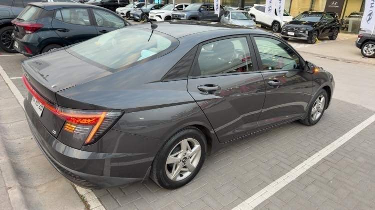 Hyundai Accent 1.5 Plus 4x2 Mt 4p año 2024