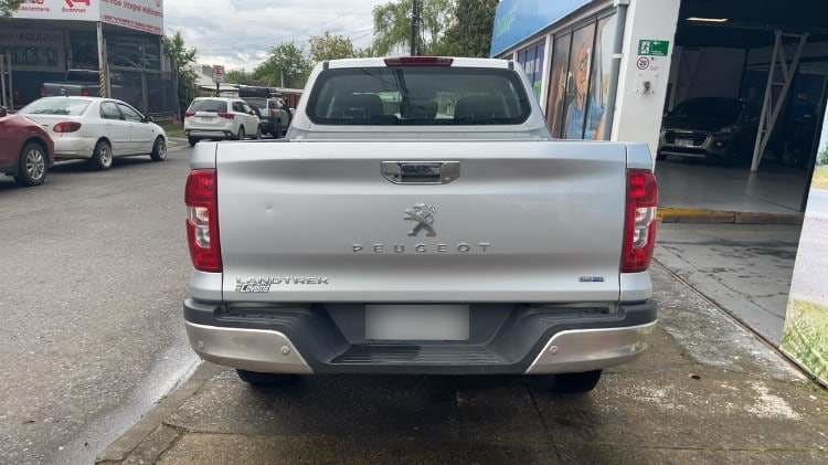 Peugeot Landtrek 2.2 Active Bluehdi Diesel 4x2 180hp Mt 4p año 2024