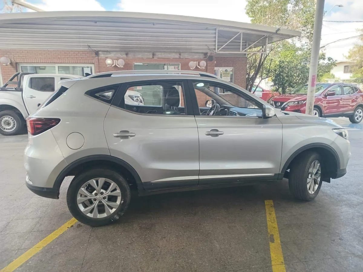 MG Mg Zs 1.5 Std 4x2 Mt 5p año 2021