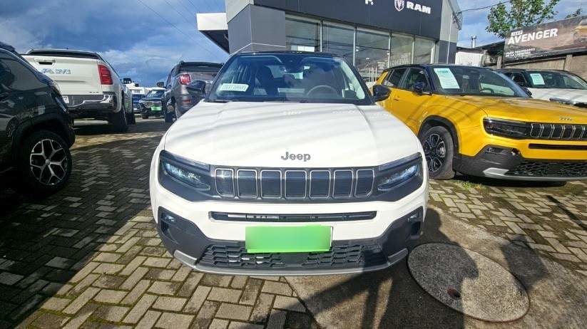 Jeep Avenger 1.2t Altitude 2wd Mt 5p año 2026