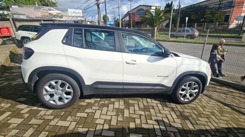 Jeep Avenger 1.2t Altitude 2wd Mt 5p año 2026