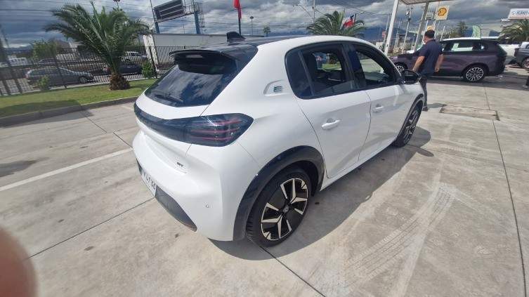 Peugeot 208 Electrico Gt 4x2 At 5p año 2026