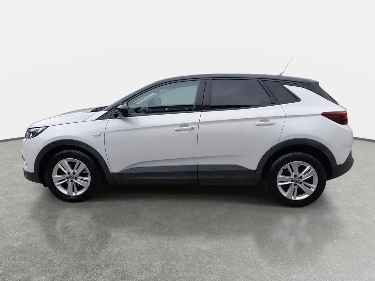 Opel Grandland 1.2t Dynamic 4x2 Mt6 5p año 2021