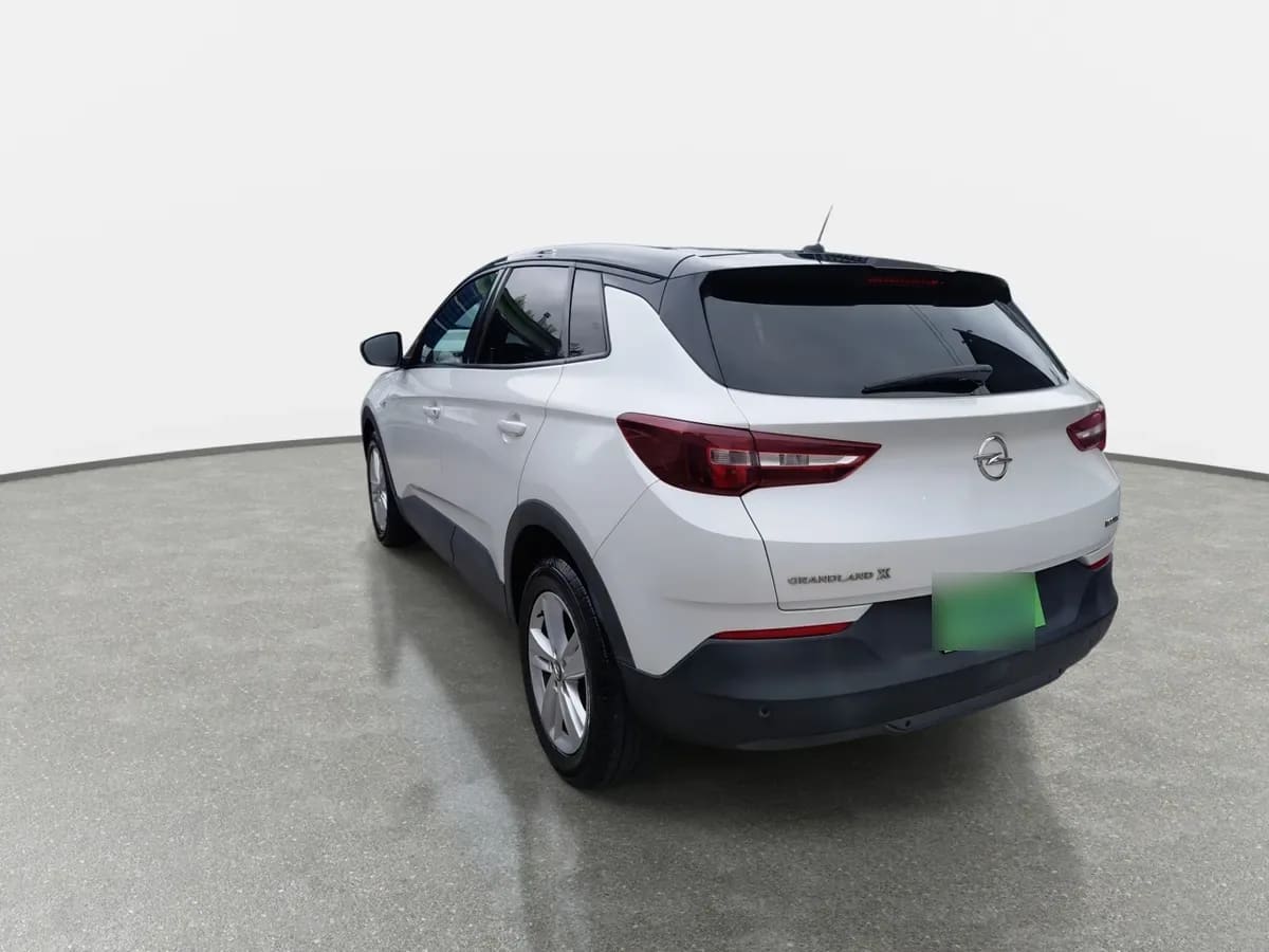 Opel Grandland 1.2t Dynamic 4x2 Mt6 5p año 2021