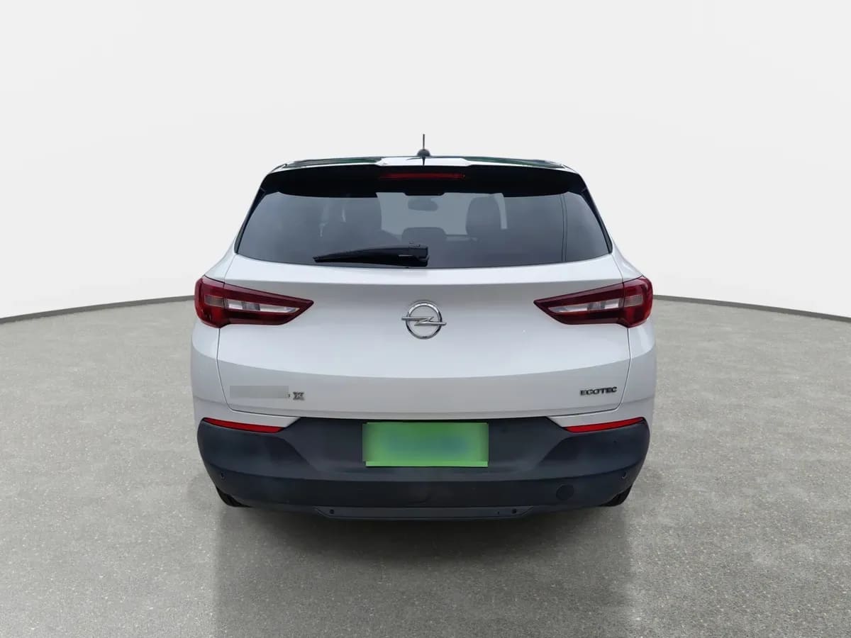 Opel Grandland 1.2t Dynamic 4x2 Mt6 5p año 2021