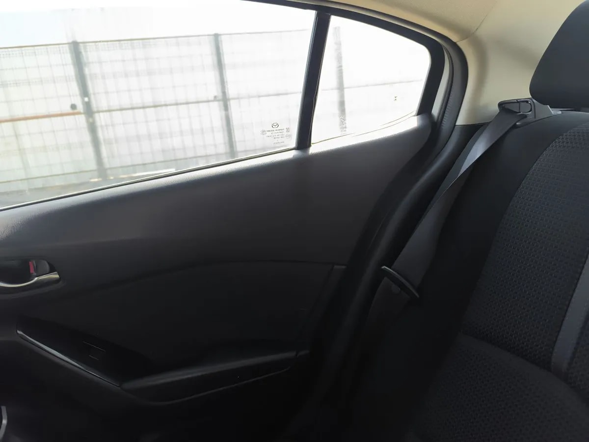 Mazda 3 2.0 V 4x2 Sdn Sunroof 6at 4p año 2017
