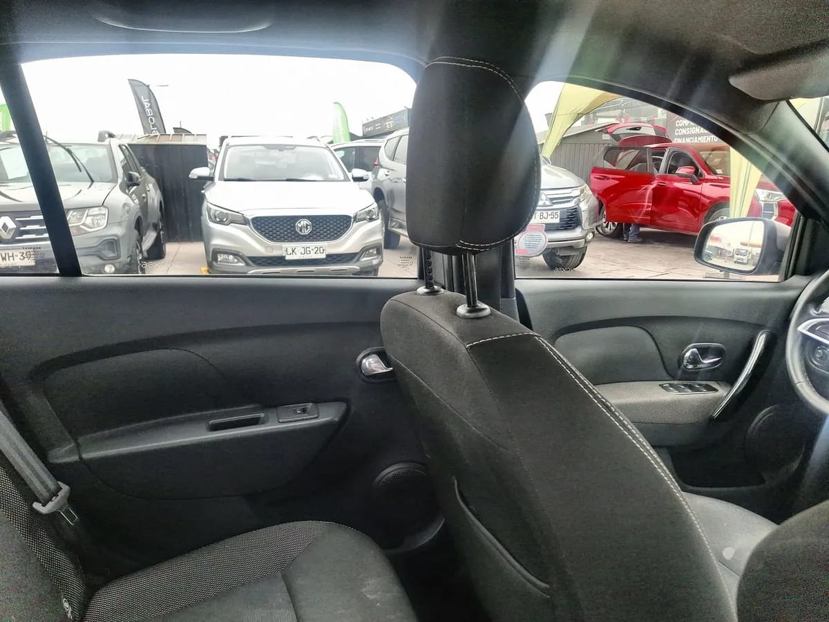 Renault Symbol 1.6 Intens Tech 4x2 Mt 4p año 2021