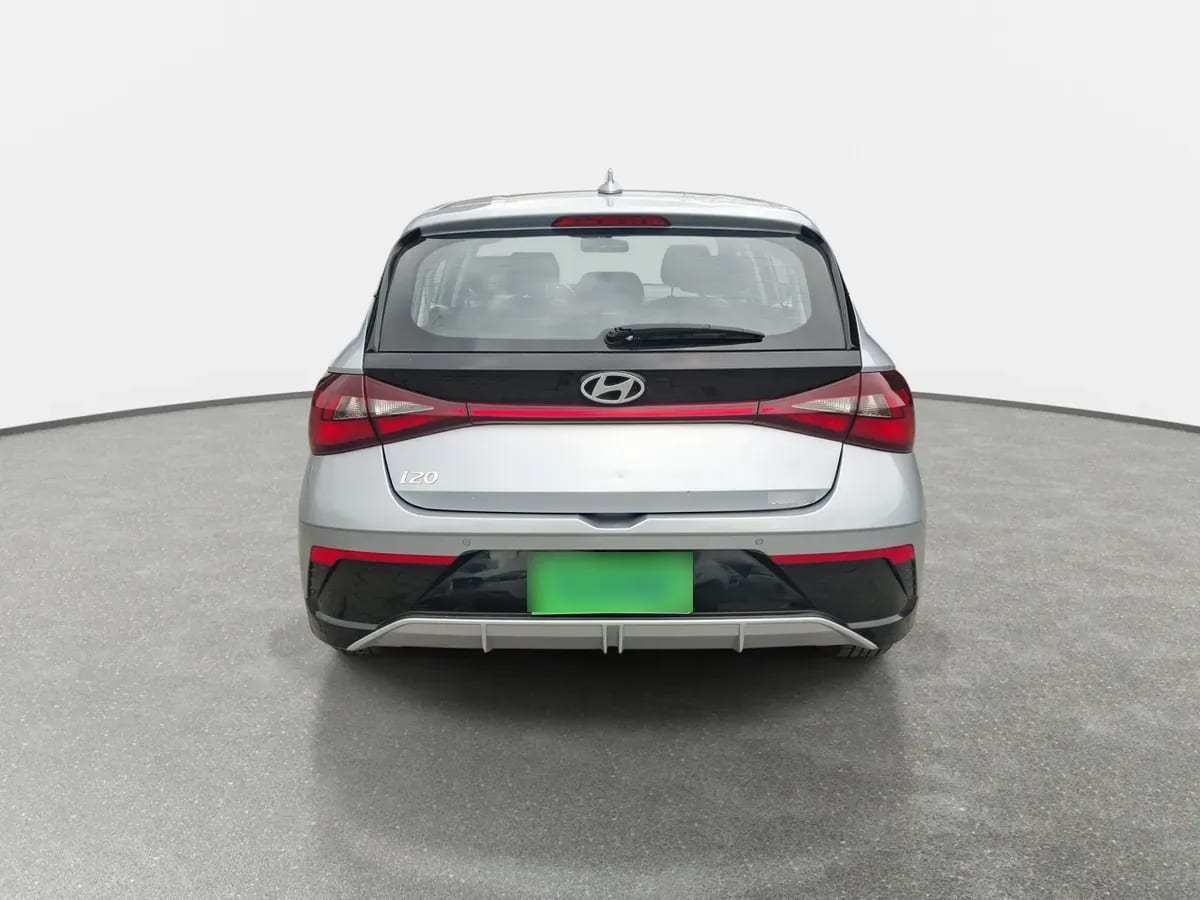 Hyundai I20 1.4 Plus Fl Bi3 4x2 Hb Mt 5p año 2025