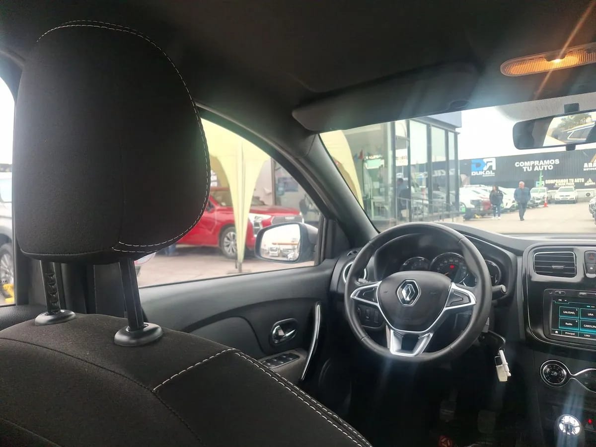 Renault Symbol 1.6 Intens Tech 4x2 Mt 4p año 2021
