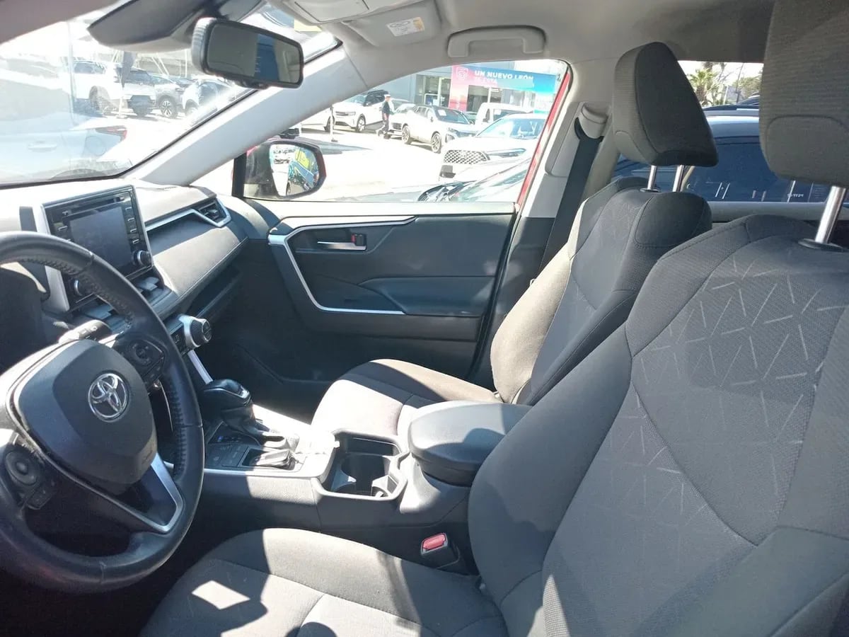 Toyota Rav 4 2.0 Xle 4x2 A20xle2c Cvt At 5p año 2021