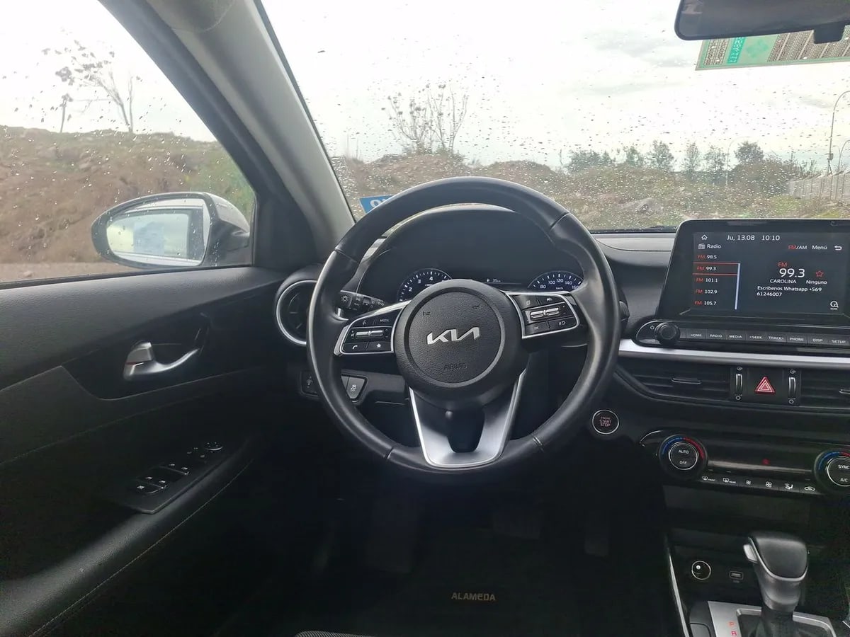 Kia Cerato 1.6 Ex Full 4x2 6at 4p año 2023