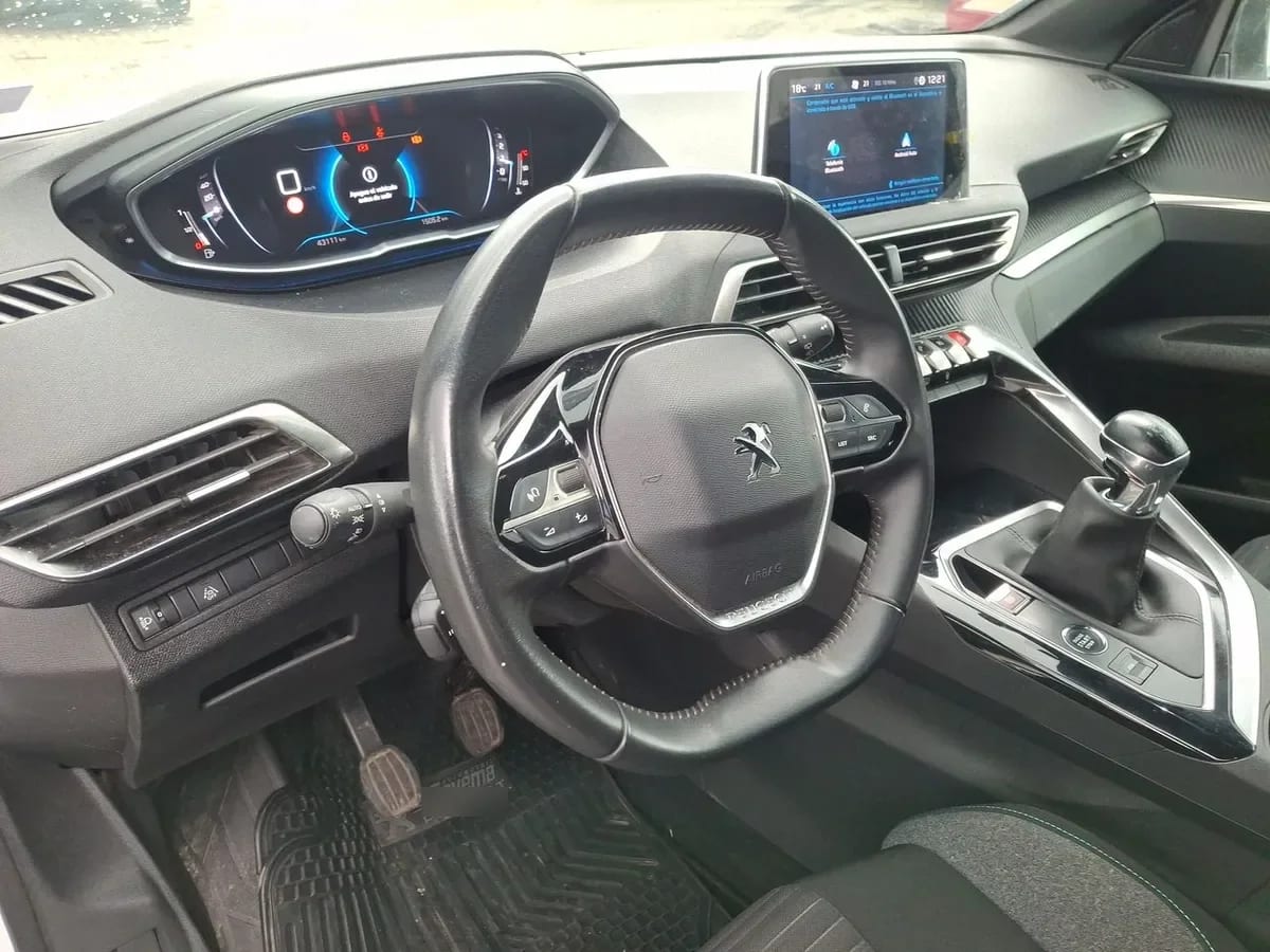 Peugeot 3008 1.2 Active Pack Puretech 130 4x2 Mt6 5p año 2023