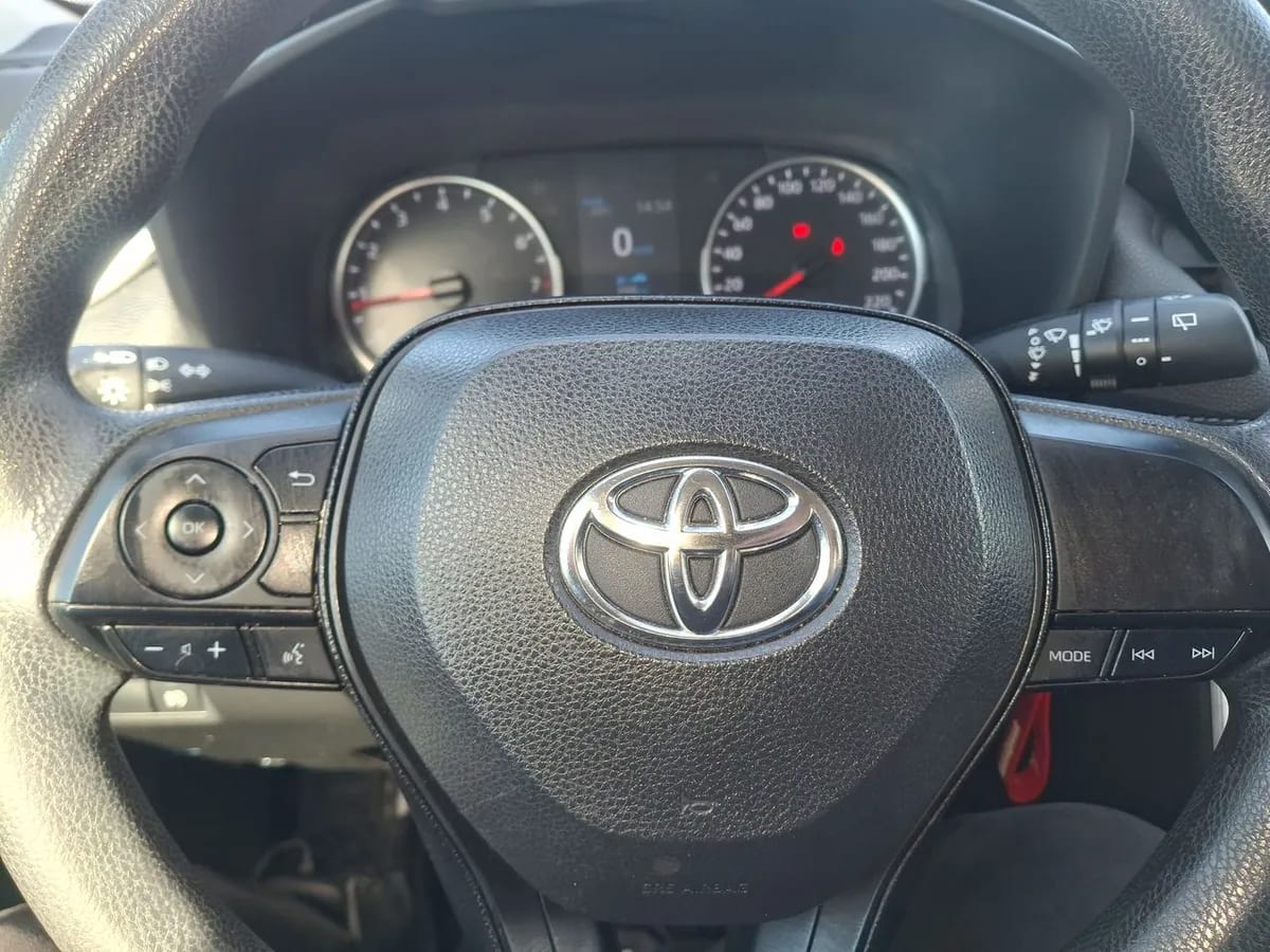Toyota Rav 4 2.0 Le 4x2 Mt 5p año 2024