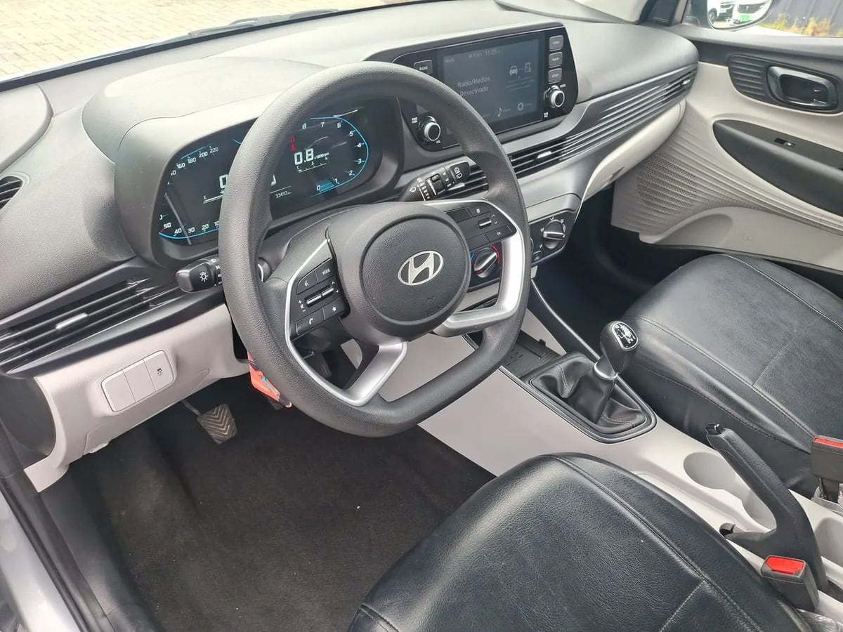 Hyundai I20 1.4 Plus Fl Bi3 4x2 Hb Mt 5p año 2025